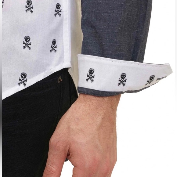 Robert Graham - Skull & Crossbones SoCal Sports Dress Button Down Shirt - Medium - Picture 4 of 16